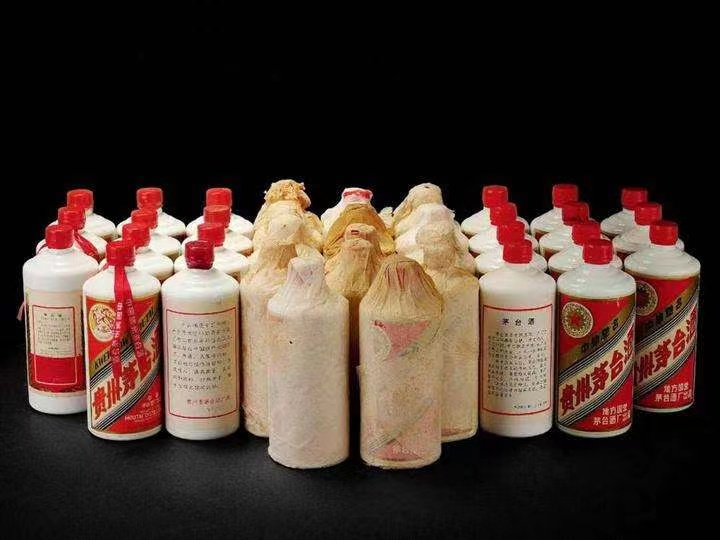 满洲里日照岚山回收酒价格哪里回收(附近上门回收茅台酒）?